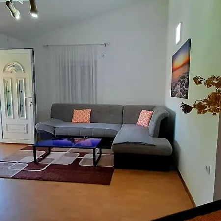 Ema & Sea Apartment's With Free Private Parking Apartment