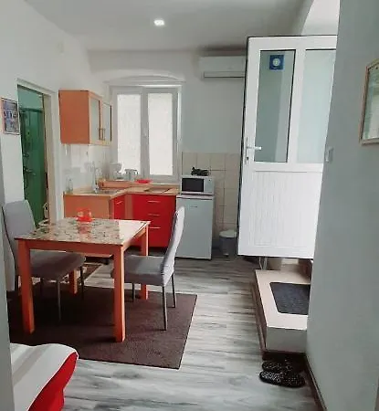 Ema & Sea Apartment's With Free Private Parking Apartment *