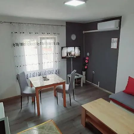 Ema & Sea Apartment's With Free Private Parking Apartment