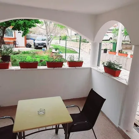 Ema & Sea Apartment's With Free Private Parking