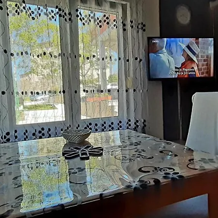 Ema & Sea Apartment's With Free Private Parking Apartment *