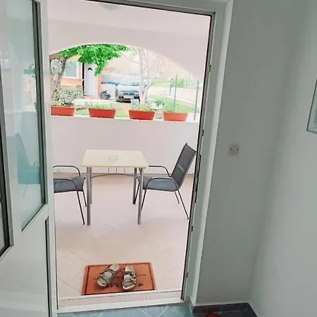 Ema & Sea Apartment's With Free Private Parking Apartment *