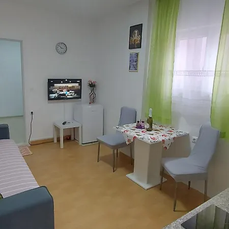 Ema & Sea Apartment's With Free Private Parking Pula