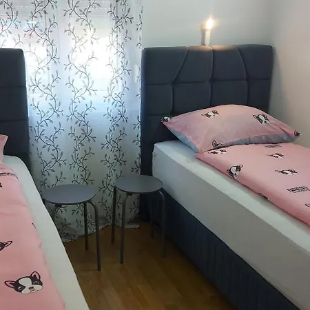 Ema & Sea Apartment's With Free Private Parking *