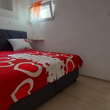 Ema & Sea Apartment's With Free Private Parking *