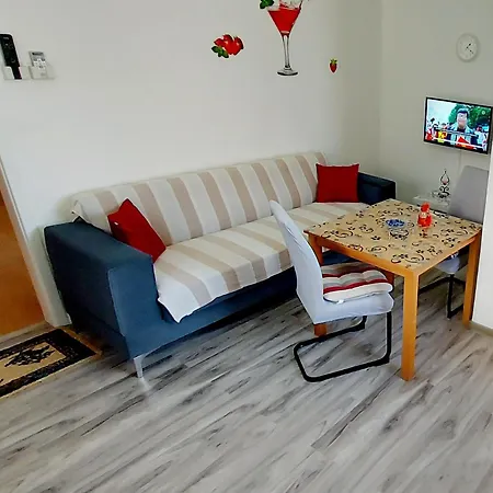 Ema & Sea Apartment's * Пула