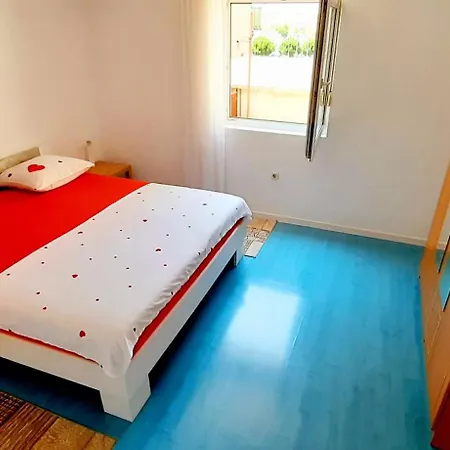 Ema & Sea Apartment's * Póla