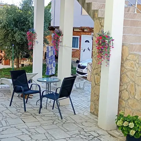 Ema & Sea Apartment's *