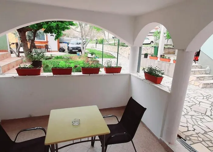 Ema & Sea Apartment's