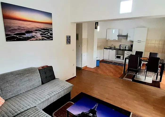 Ema & Sea Apartment's *