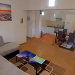Ema & Sea Apartment's شقة *