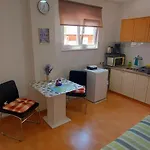 Ema & Sea Apartment's * بولا