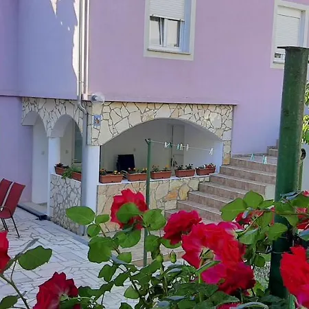 Ema & Sea Apartment's With Free Private Parking