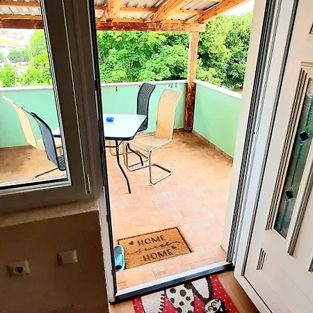 Ema & Sea Apartment's Appartamento *