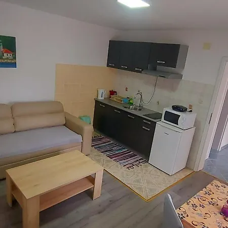 Ema & Sea Apartment's 아파트 *