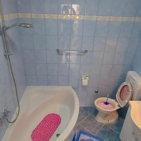 Ema & Sea Apartment's * 풀라